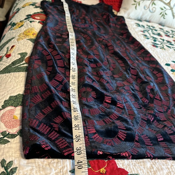 Jax raspberry red and black velvet pencil dress size 4 - Picture 9 of 11